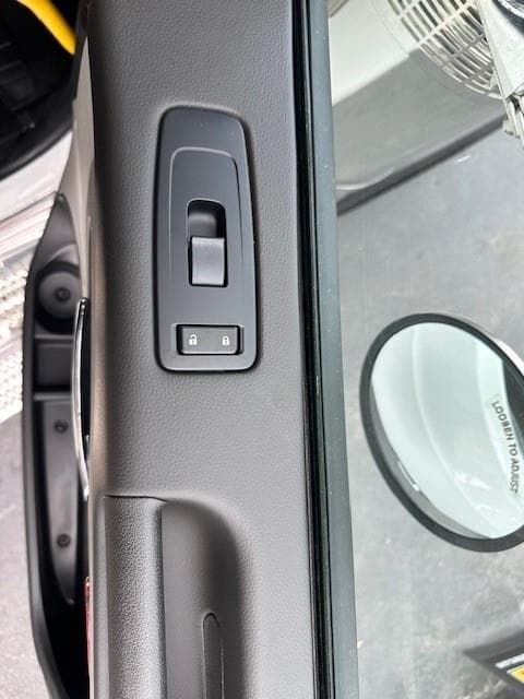 2027 Peterbilt 589 — photo 28