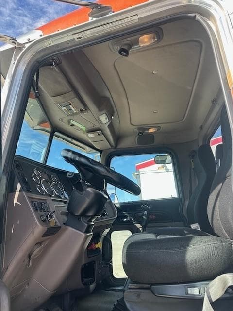 2020 Peterbilt 579 — photo 11