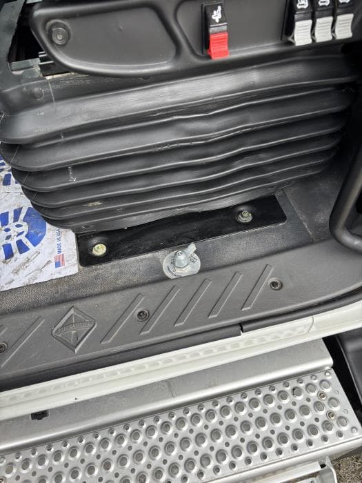 2025 International LT — photo 4