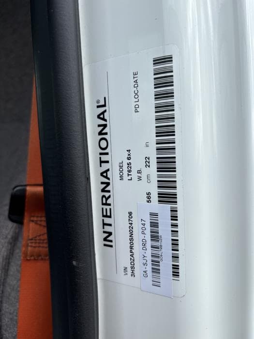 2025 International LT — photo 9