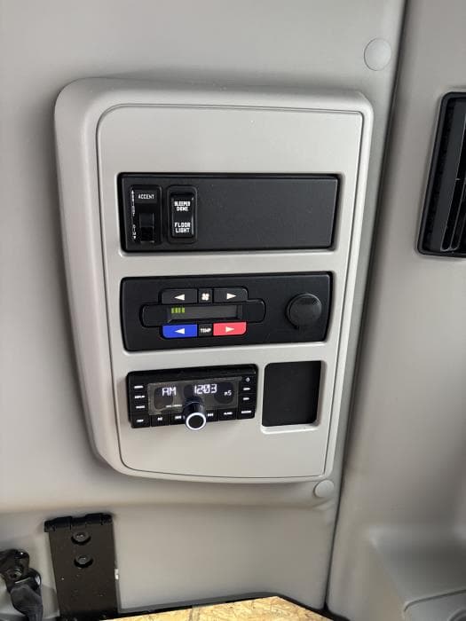 2025 International LT — photo 10