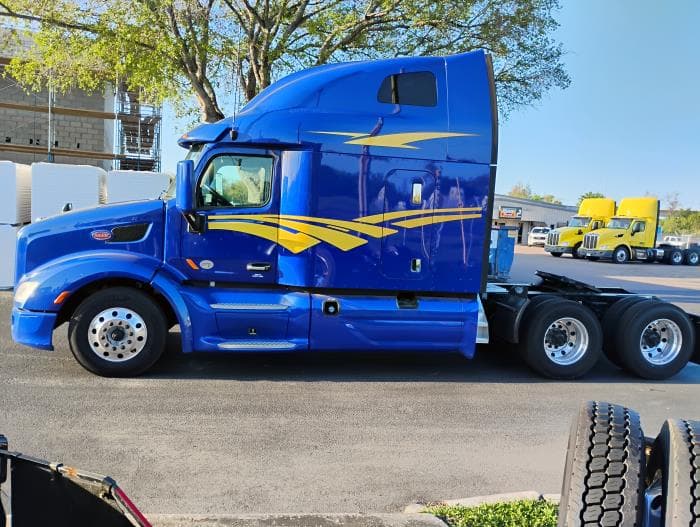 2022 Peterbilt 579 — photo 3