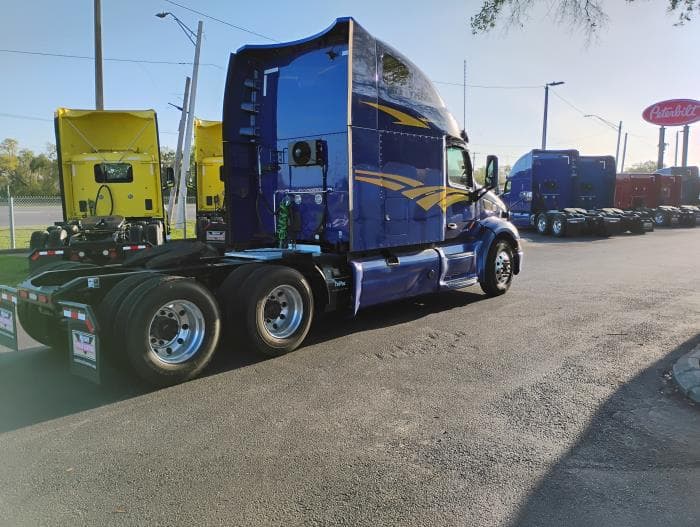 2022 Peterbilt 579 — photo 6