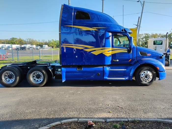 2022 Peterbilt 579 — photo 7
