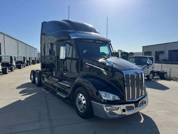 2027 Peterbilt 579 — photo 4