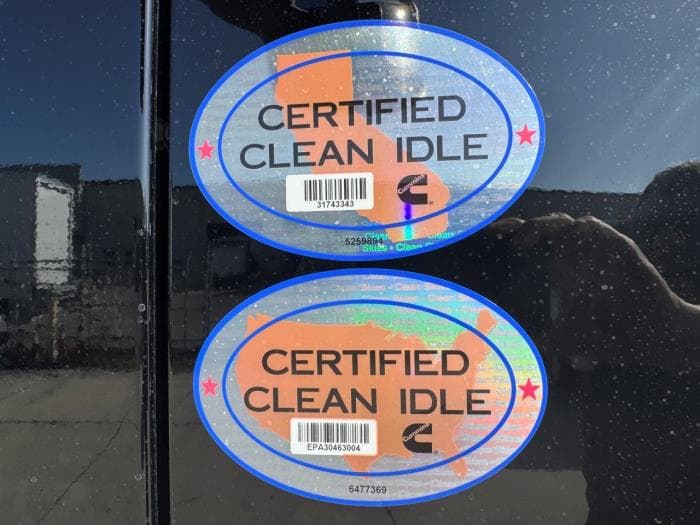 2027 Peterbilt 579 — photo 13