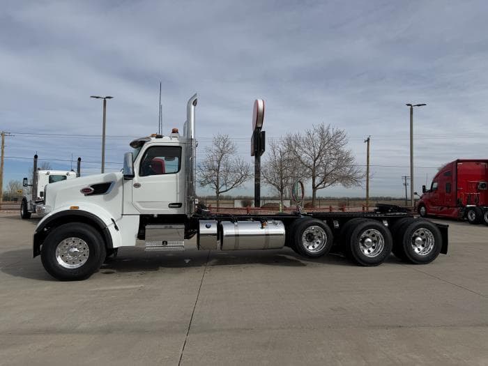 2027 Peterbilt 567 — photo 3