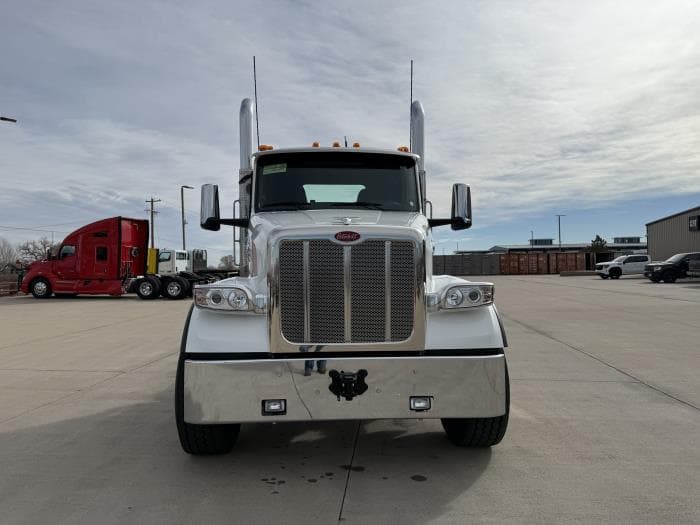 2027 Peterbilt 567 — photo 7