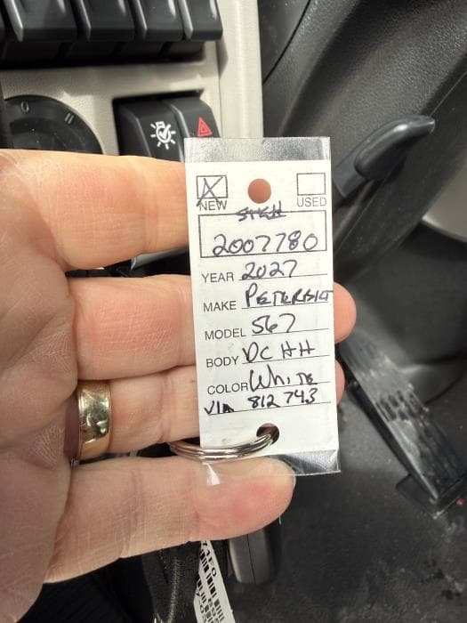 2027 Peterbilt 567 — photo 11