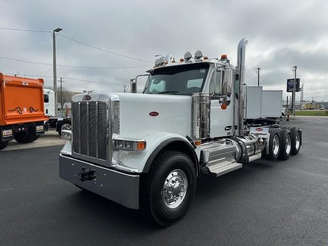 2027 Peterbilt 589 — photo 2