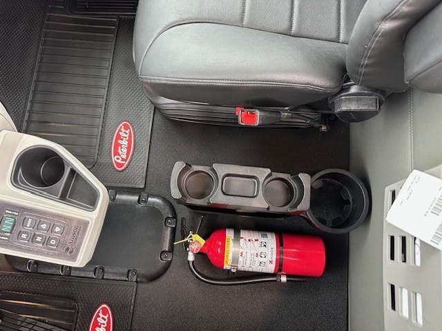 2027 Peterbilt 589 — photo 17