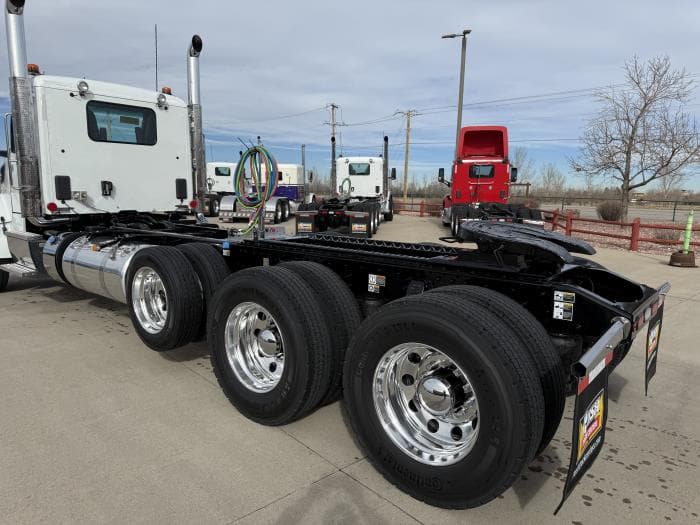 2027 Peterbilt 567 — photo 4