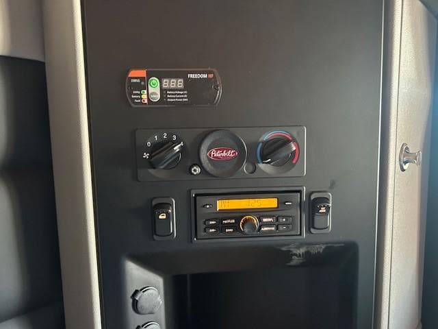 2027 Peterbilt 589 — photo 25