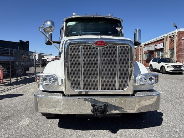 2027 Peterbilt 567 — photo 7