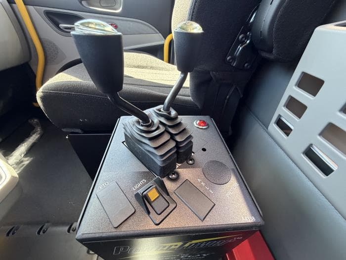 2027 Peterbilt 567 — photo 10