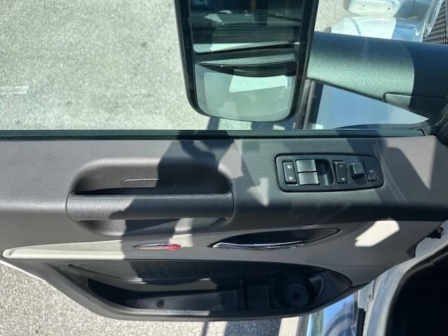 2027 Peterbilt 567 — photo 13