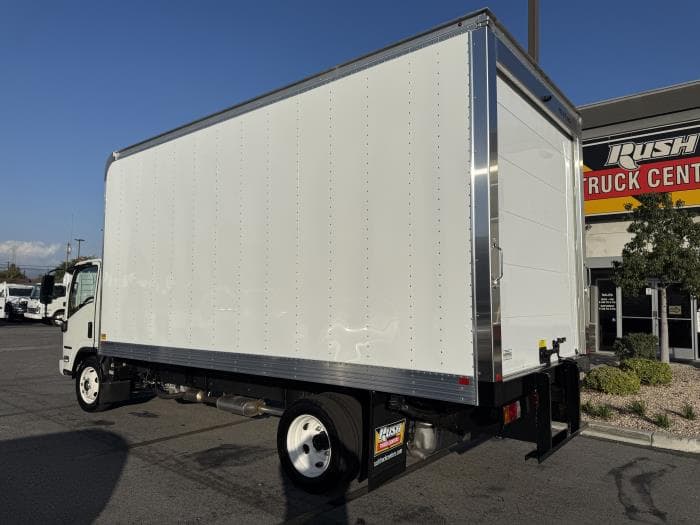 2025 Isuzu NRR — photo 4