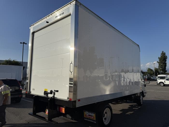 2025 Isuzu NRR — photo 6