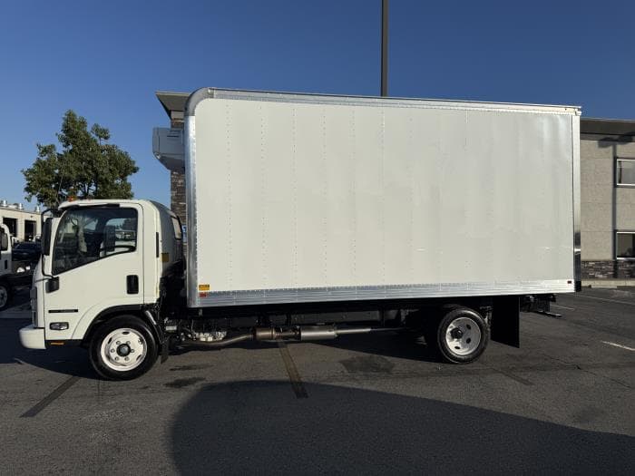 2025 Isuzu NRR — photo 3