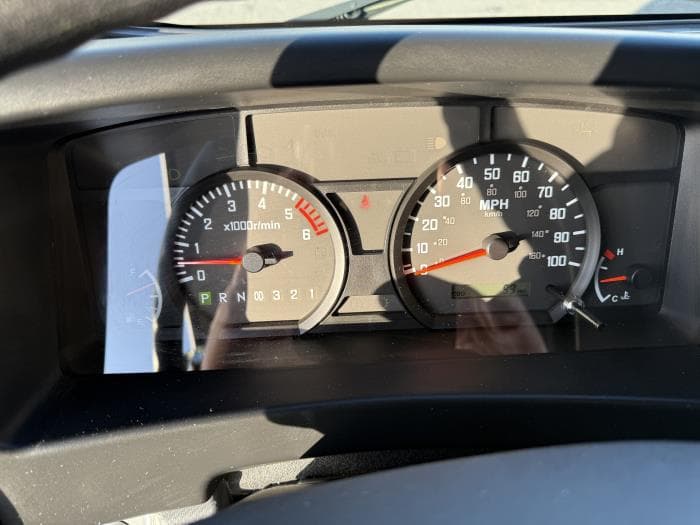 2025 Isuzu NRR — photo 20