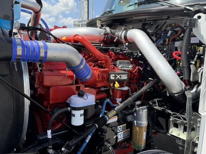 2027 Peterbilt 589 — photo 18