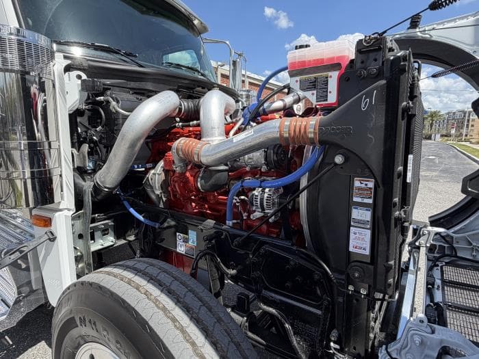 2027 Peterbilt 589 — photo 19