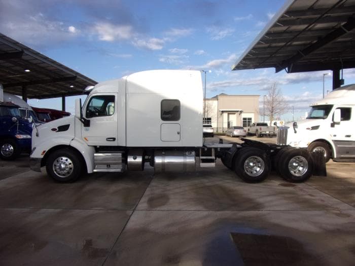 2020 Peterbilt 579 — photo 9