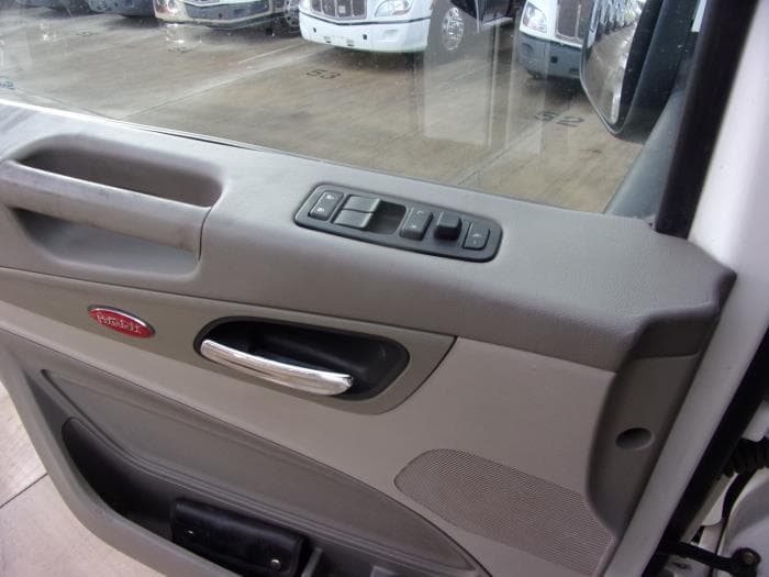 2020 Peterbilt 579 — photo 12