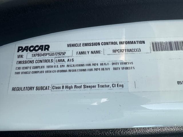 2025 Peterbilt 579 — photo 3