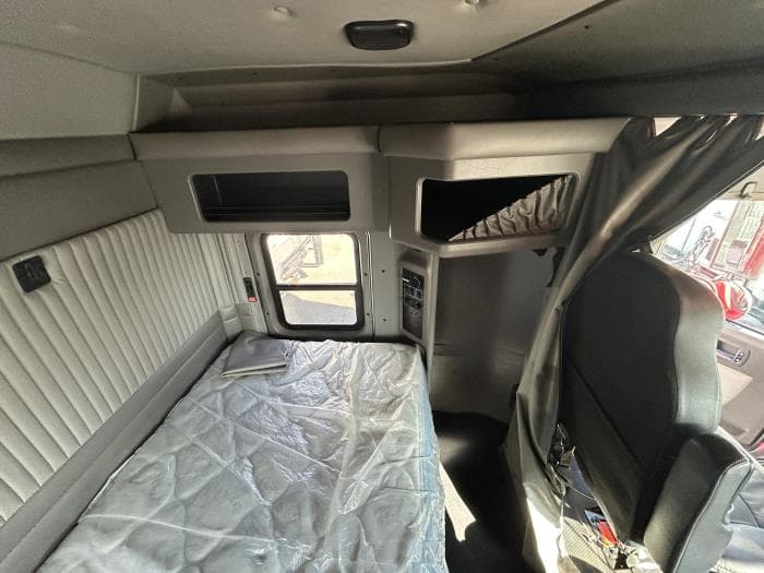 2019 Kenworth T800 — photo 16