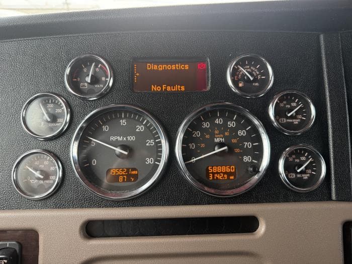 2022 Peterbilt 389 — photo 6