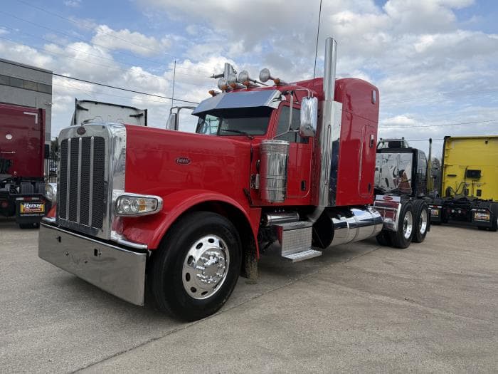 2022 Peterbilt 389 — photo 18