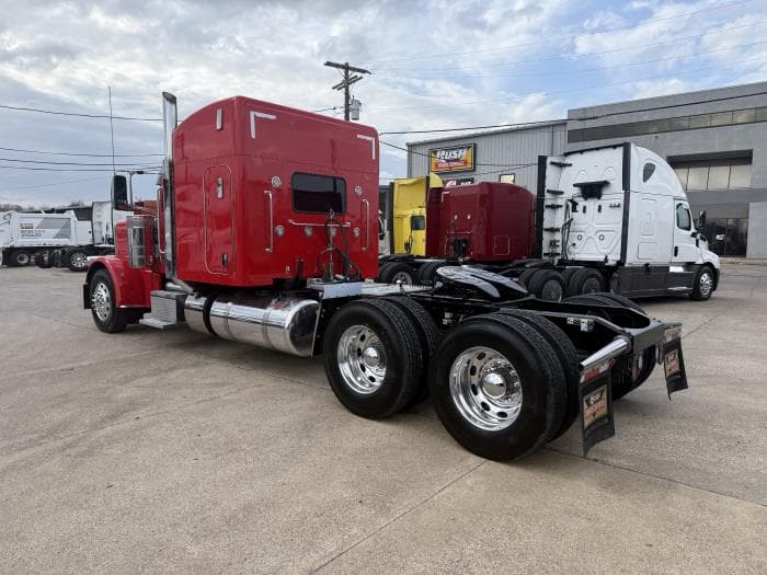 2022 Peterbilt 389 — photo 34