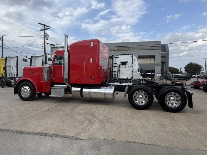 2022 Peterbilt 389 — photo 37