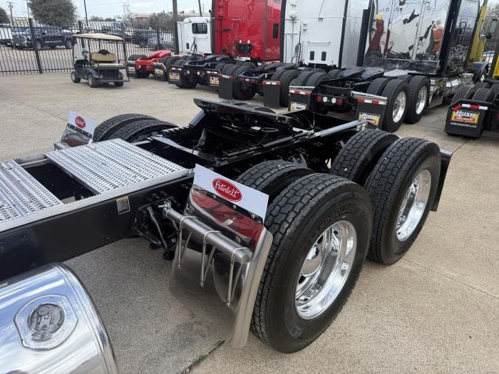 2022 Peterbilt 389 — photo 42