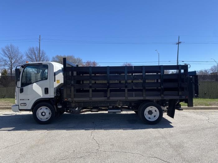 2025 Isuzu NRR — photo 3