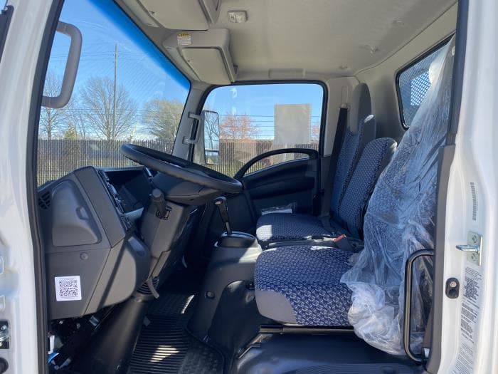 2025 Isuzu NRR — photo 14