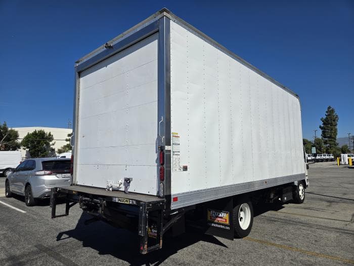 2021 Isuzu NRR — photo 10