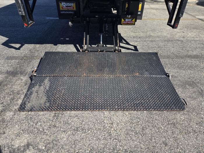 2021 Isuzu NRR — photo 13