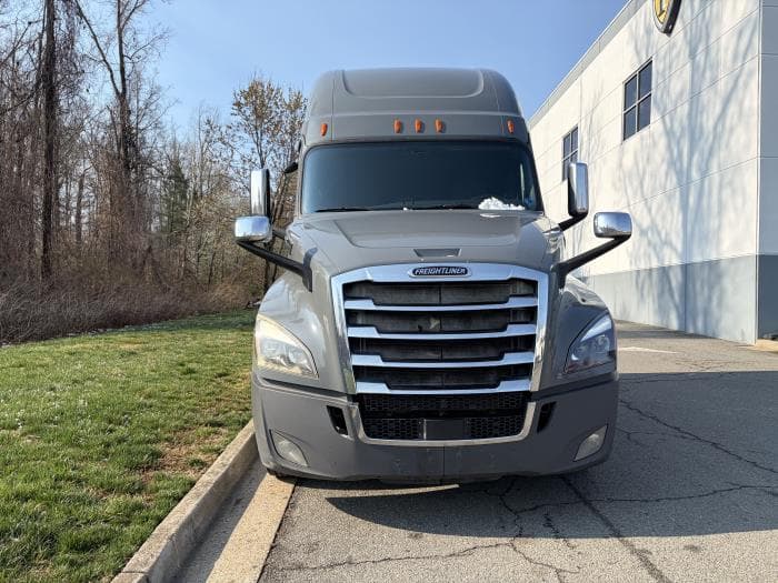 2020 Freightliner Cascadia — photo 3
