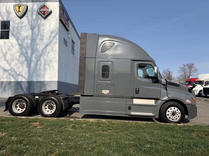 2020 Freightliner Cascadia — photo 5