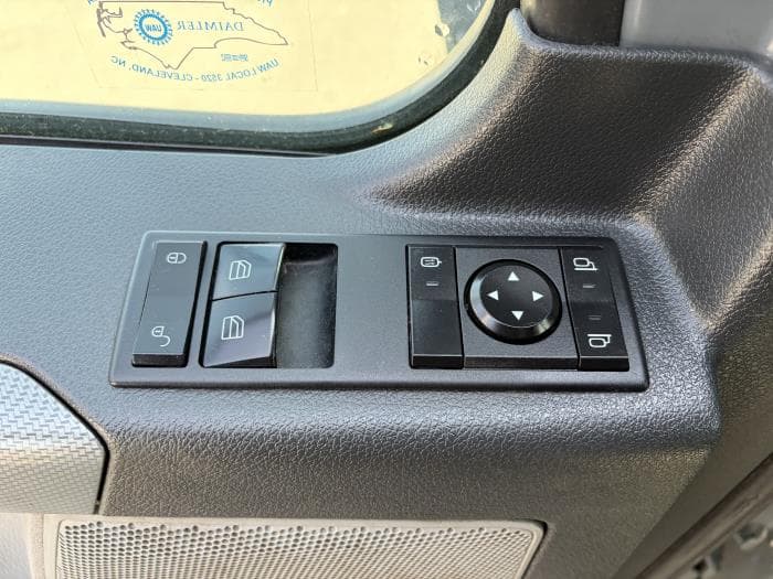 2020 Freightliner Cascadia — photo 13