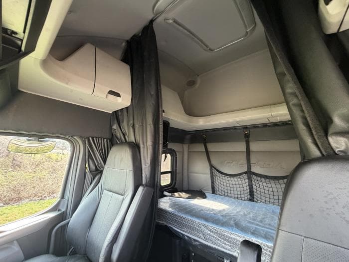 2020 Freightliner Cascadia — photo 17