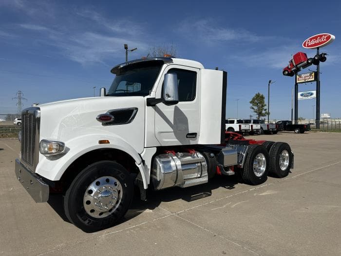 2023 Peterbilt 567 — photo 2