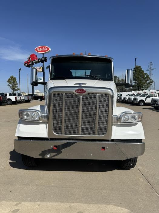 2023 Peterbilt 567 — photo 4
