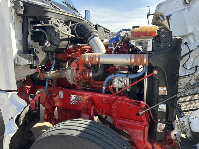 2023 Peterbilt 567 — photo 14
