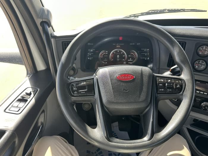 2023 Peterbilt 567 — photo 6