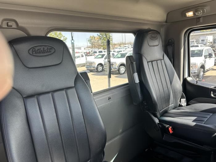 2023 Peterbilt 567 — photo 10