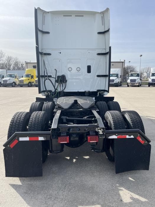 2023 International LT — photo 4