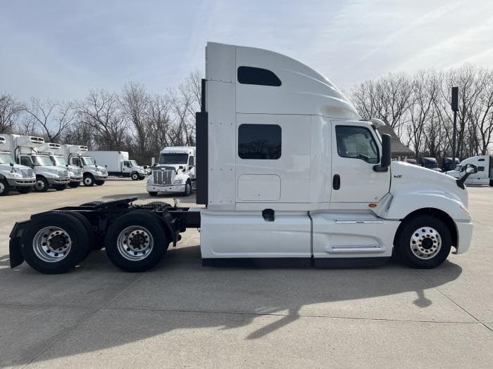 2023 International LT — photo 5